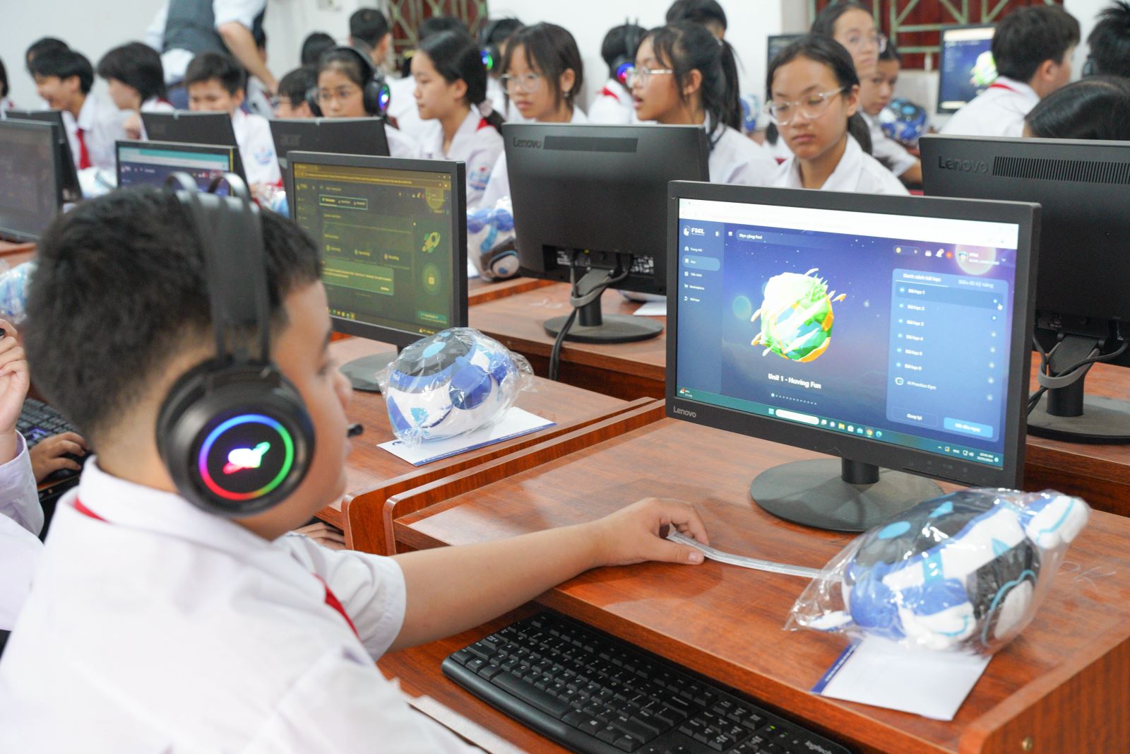 Review FSEL: Nền tảng học tiếng Anh khiến phụ huynh an tâm, học sinh thích thú